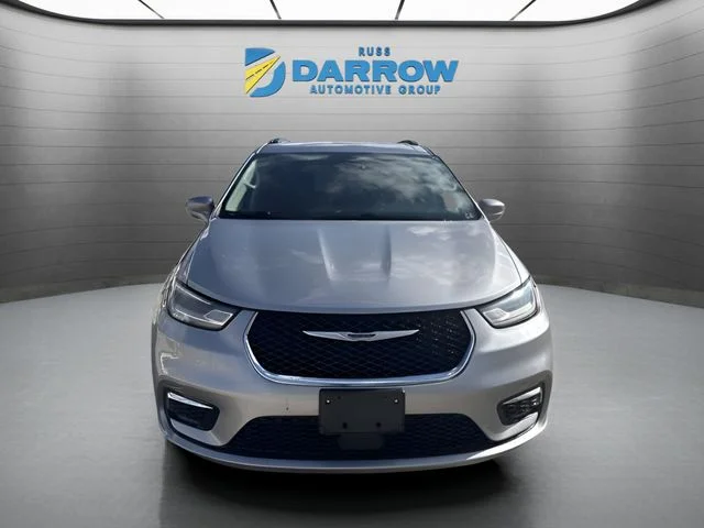 Used 2021 Silver Chrysler Touring L image 8