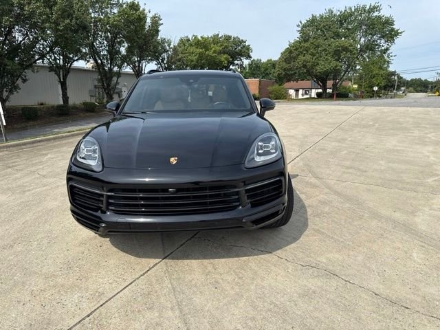 Used 2019  Porsche Base image 2