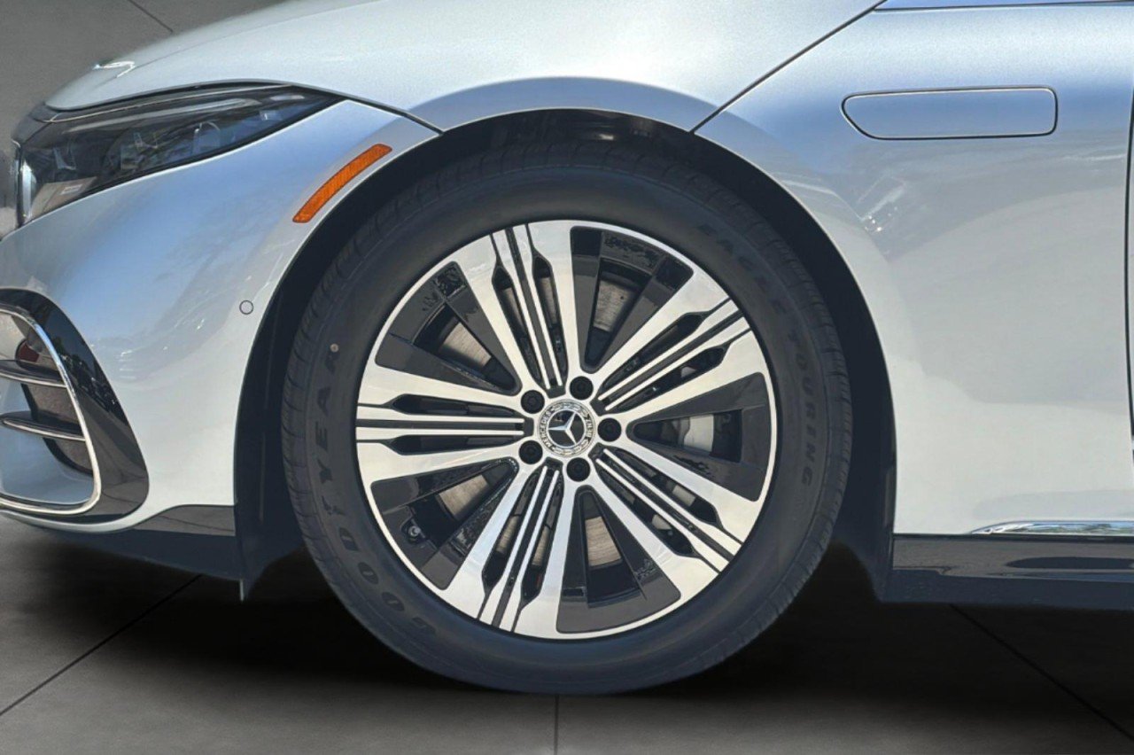 New 2026 Cirrus Silver Metallic Mercedes-Benz EQS 450 4MATIC® Sedan image 25