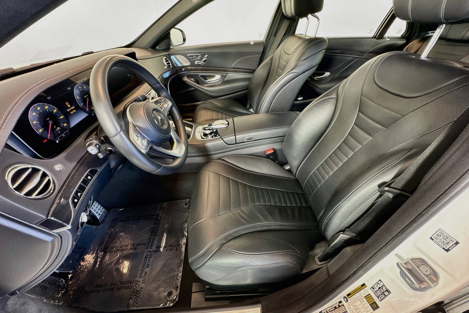 Used 2019 Designo Diamond White Mercedes-Benz S 560 image 19