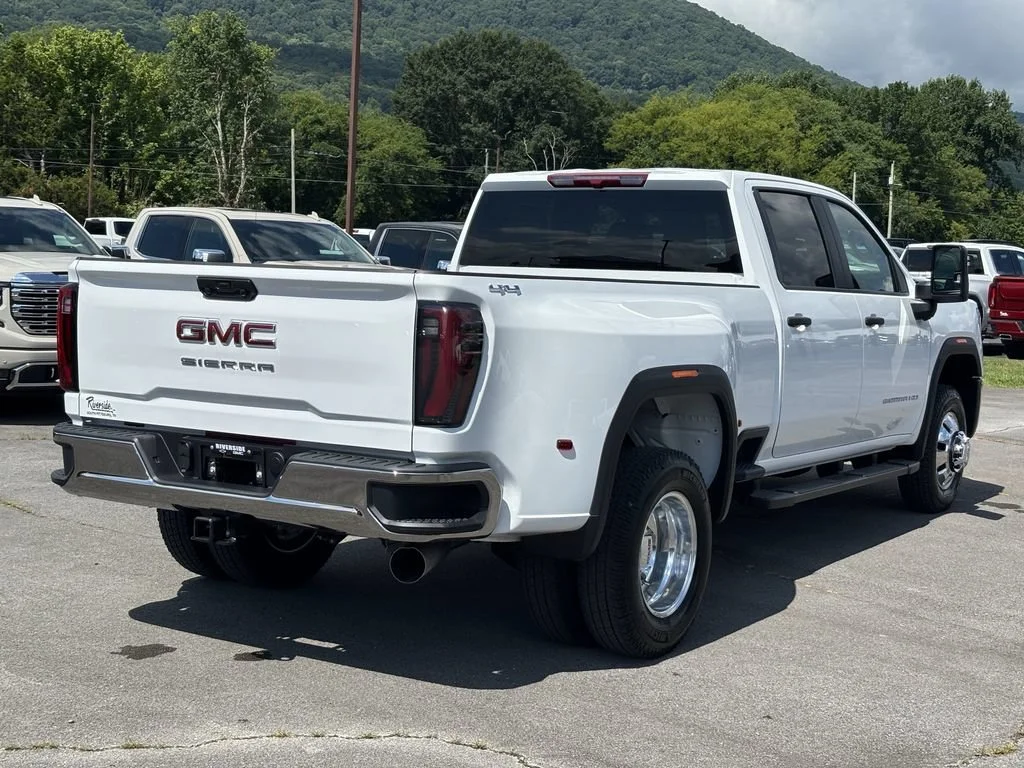2026 GMC Sierra 3500HD Pro - Photo 8