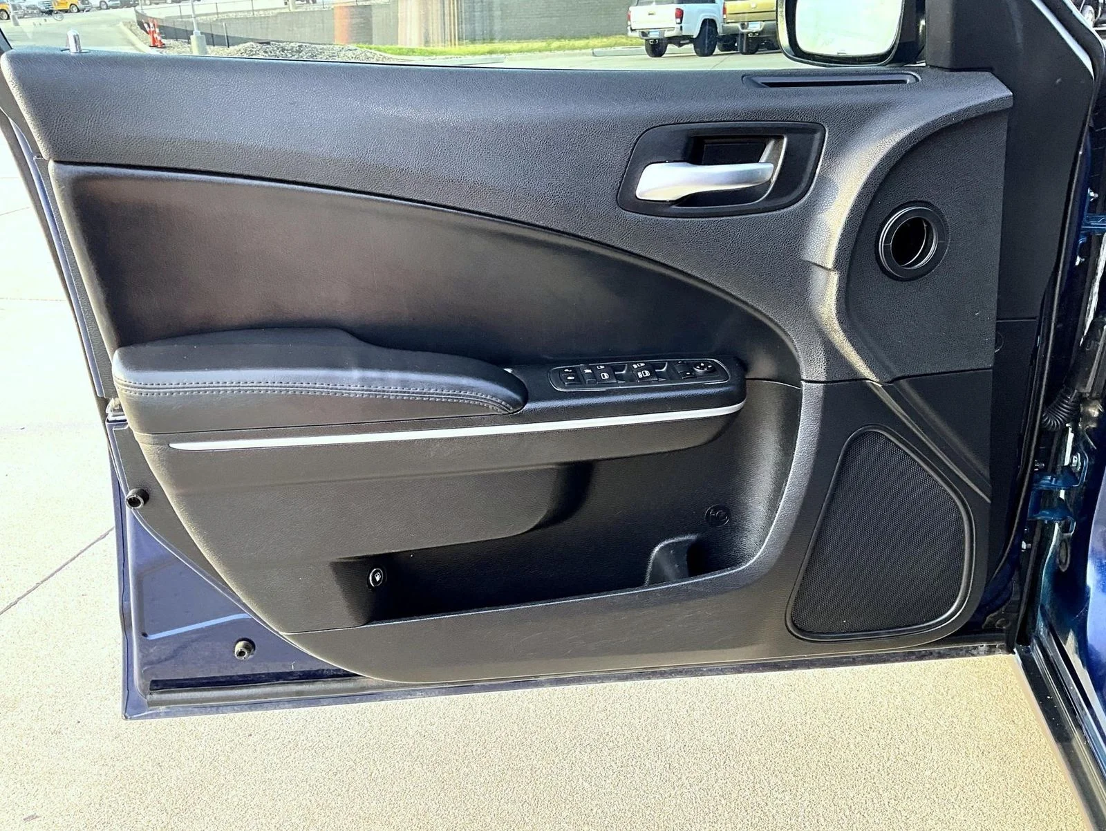 Used 2017 Blue Dodge Police image 9