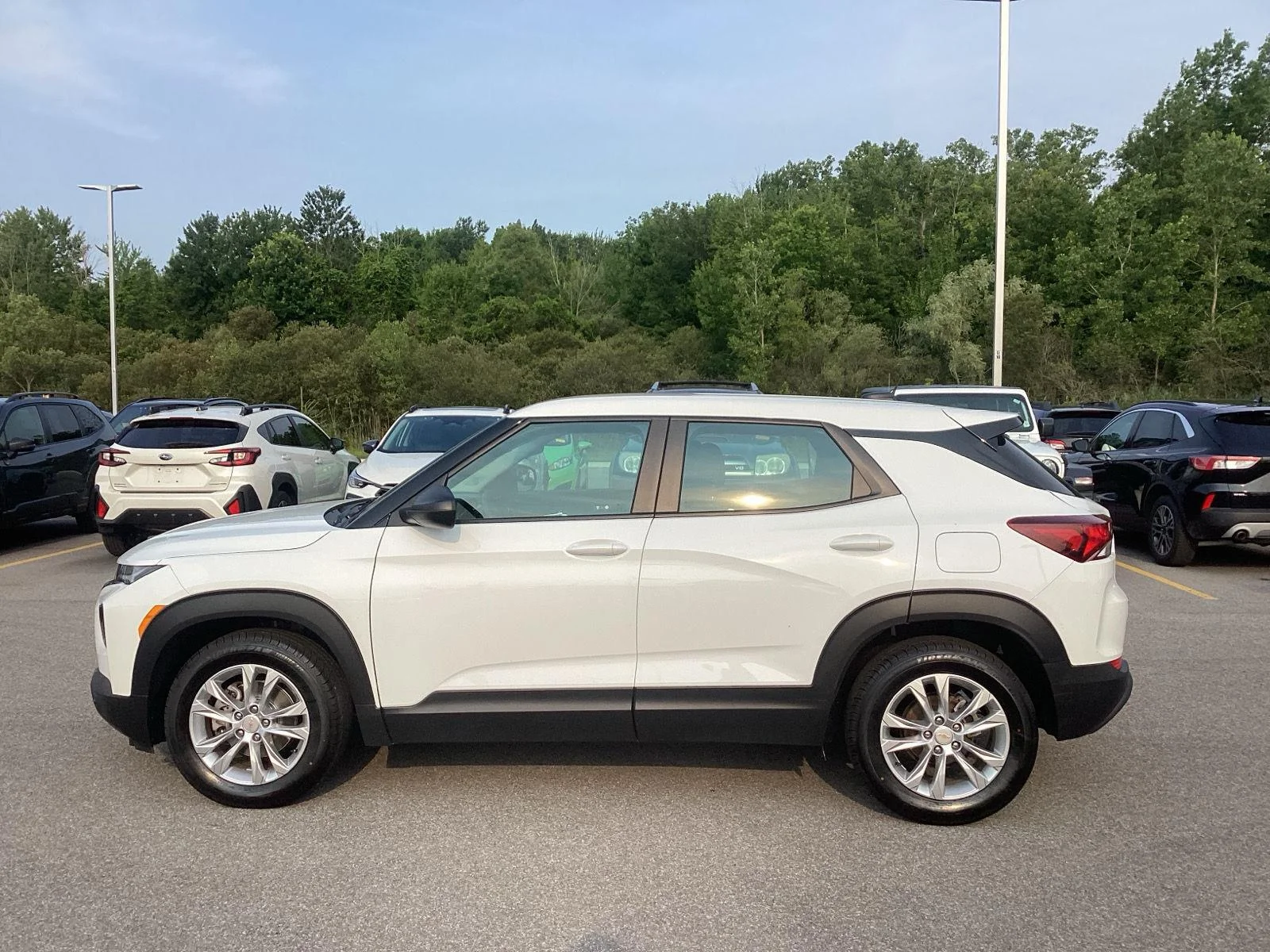 Used 2022 Summit White Chevrolet LS image 4