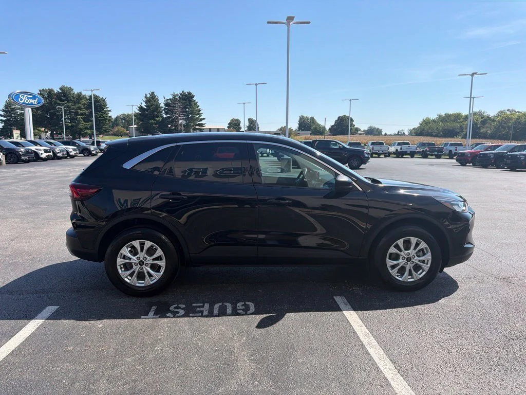 Used 2023 Agate Black Metallic Ford Active image 5