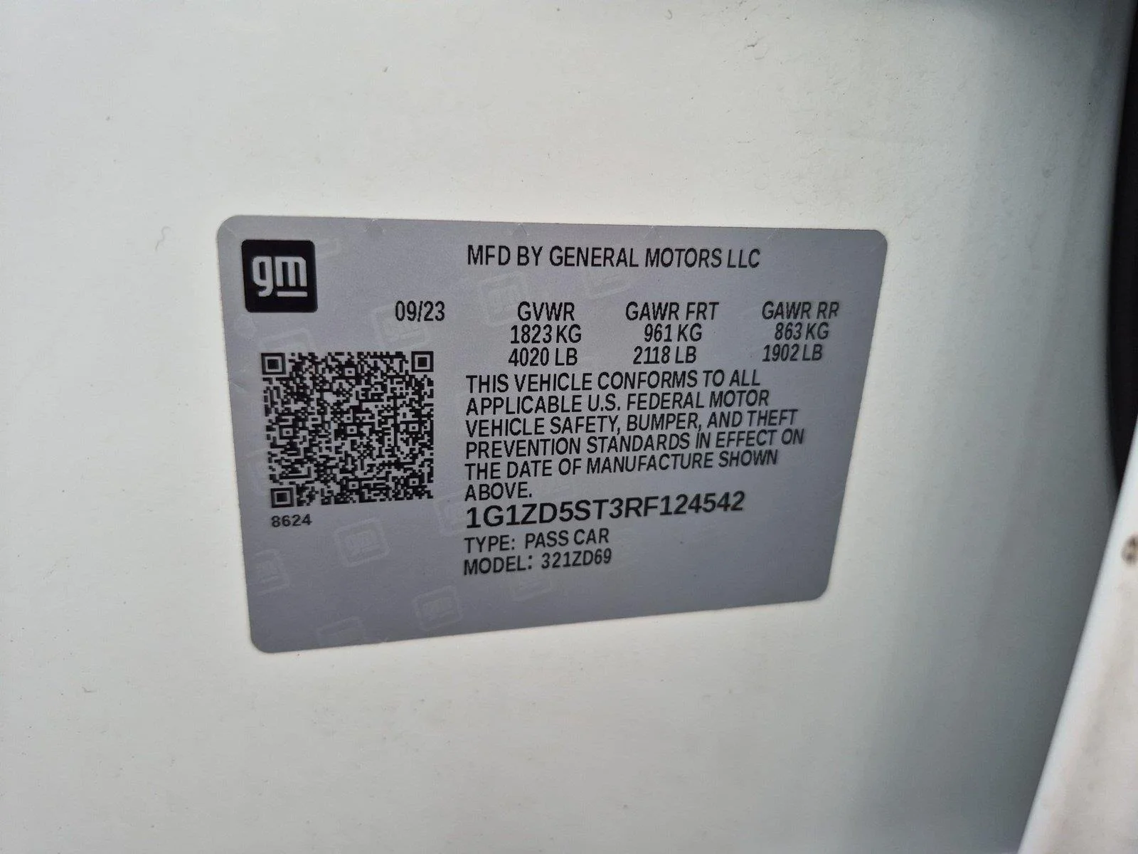 Used 2024 Summit White Chevrolet LT image 40