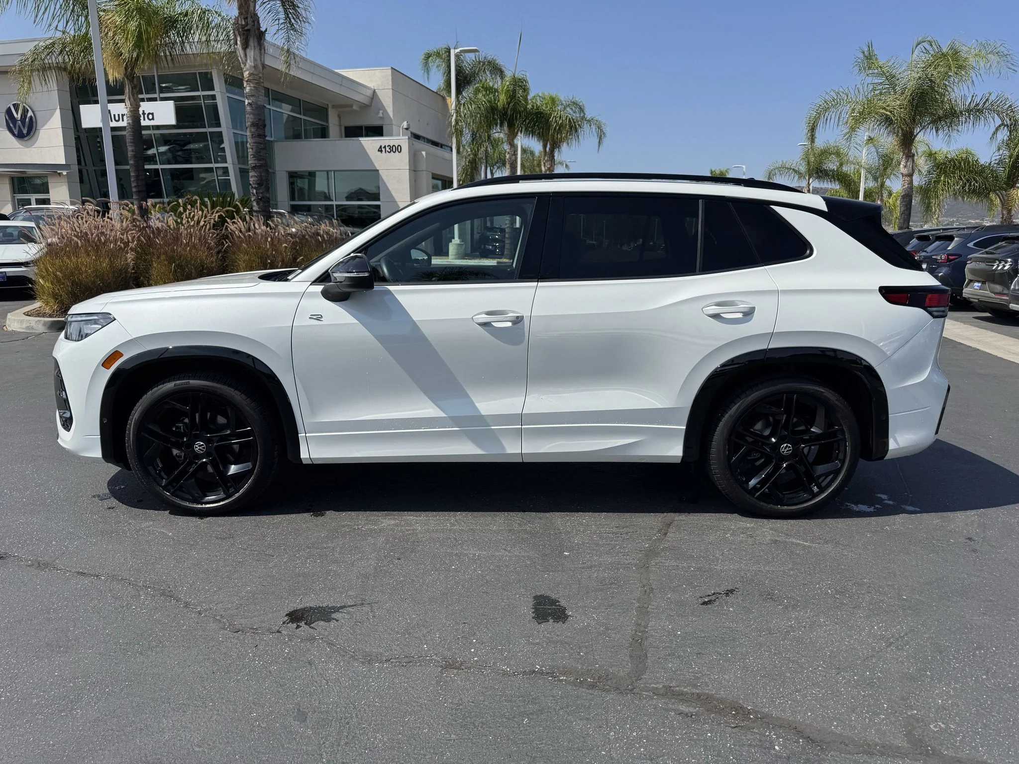Used 2026 Opal White Pearl Volkswagen SE R-Line Black image 6