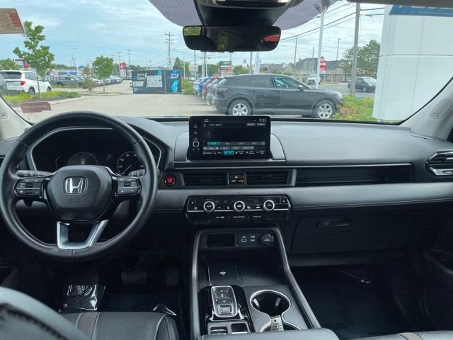 Used 2024 Crystal Black Pearl Honda Touring image 15