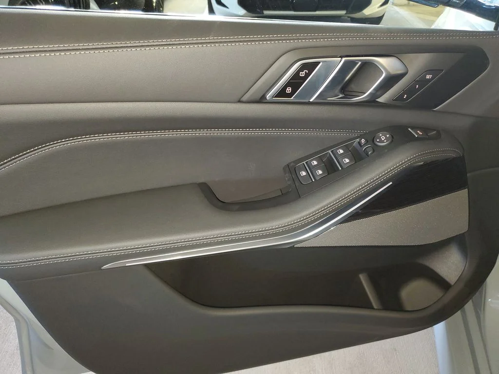 Used 2026 Brooklyn Grey Metallic BMW sDrive40i image 14