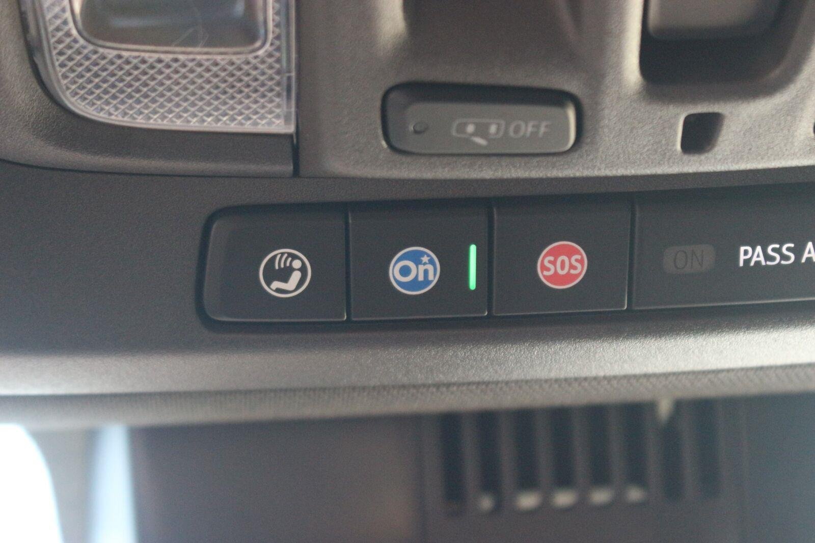 Used 2025 Onyx Black GMC Denali image 30