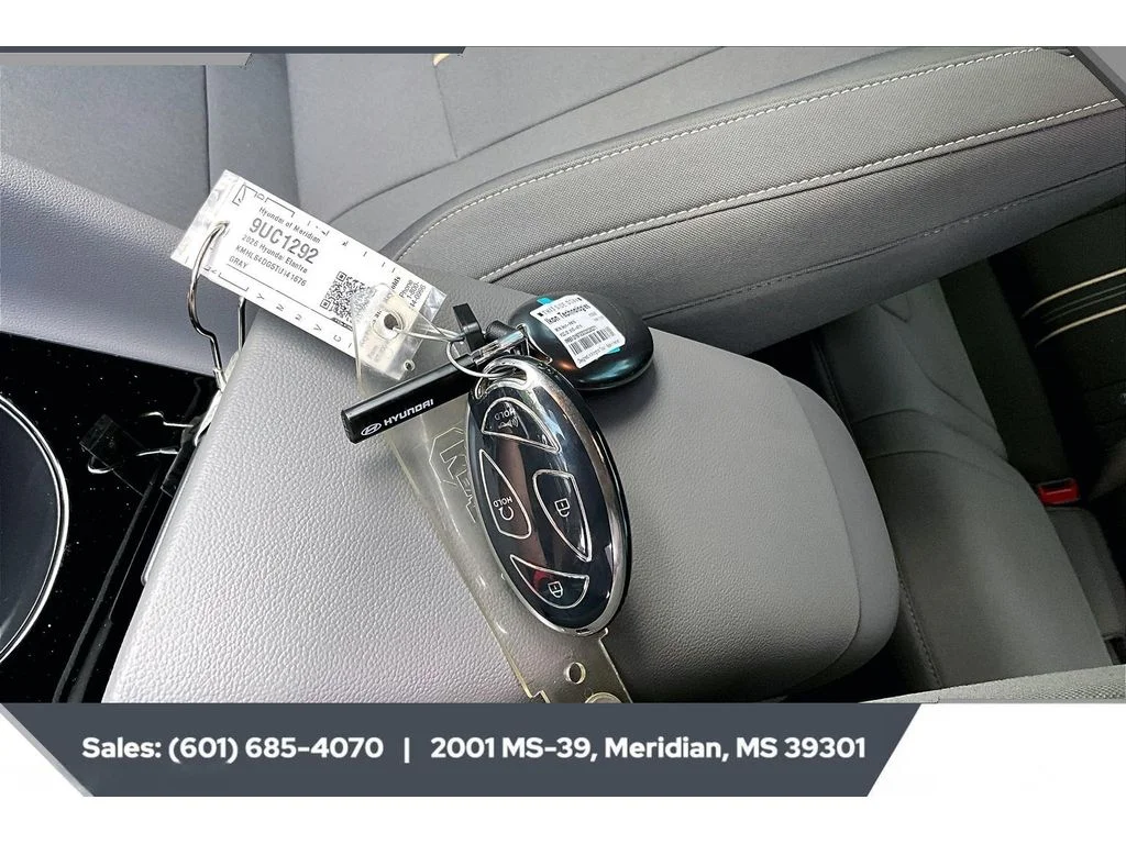 Used 2026 Amazon Gray Hyundai SEL Sport Premium image 9