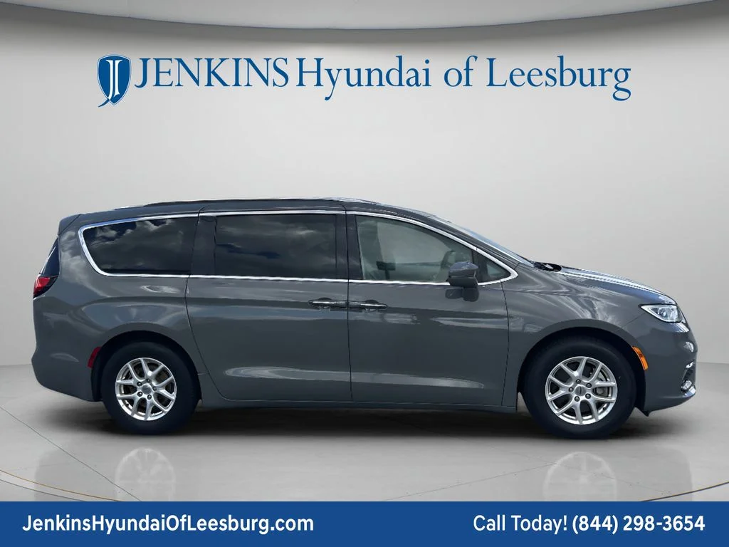 Used 2021 White Chrysler Touring L image 3