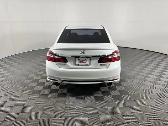 Used 2017  Honda Sport Special Edition image 6