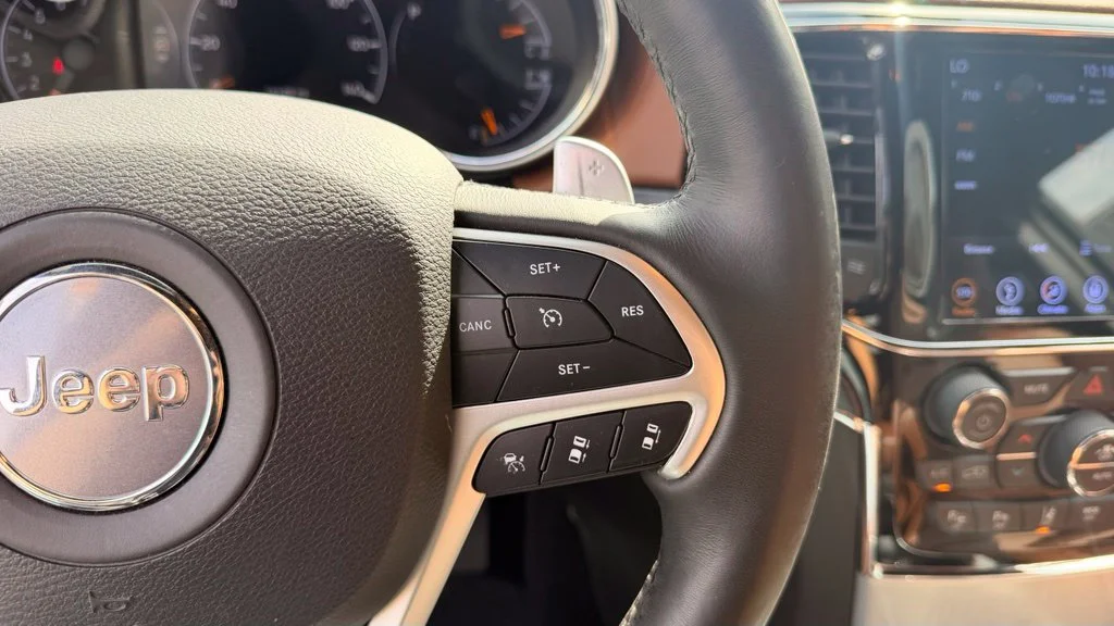 Used 2019 Black Jeep Summit image 10