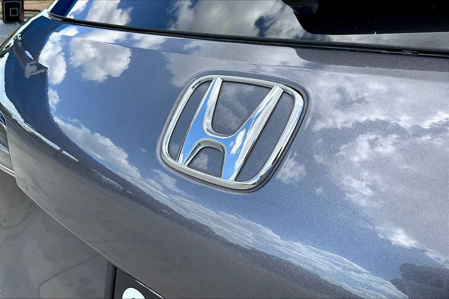 Used 2023 Modern Steel Metallic Honda EX-L image 31