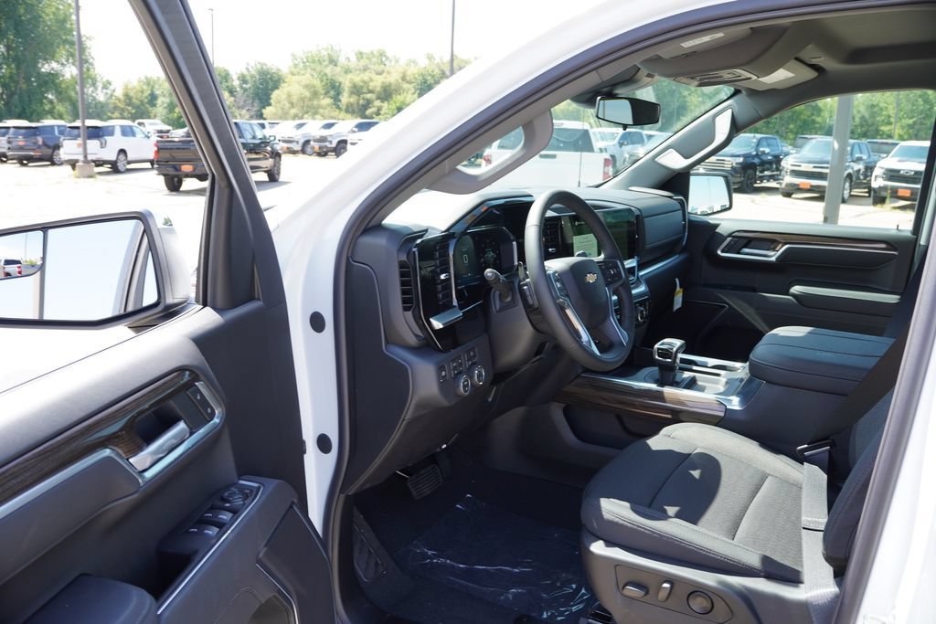 2026 Chevrolet Silverado 1500 LT - Photo 10
