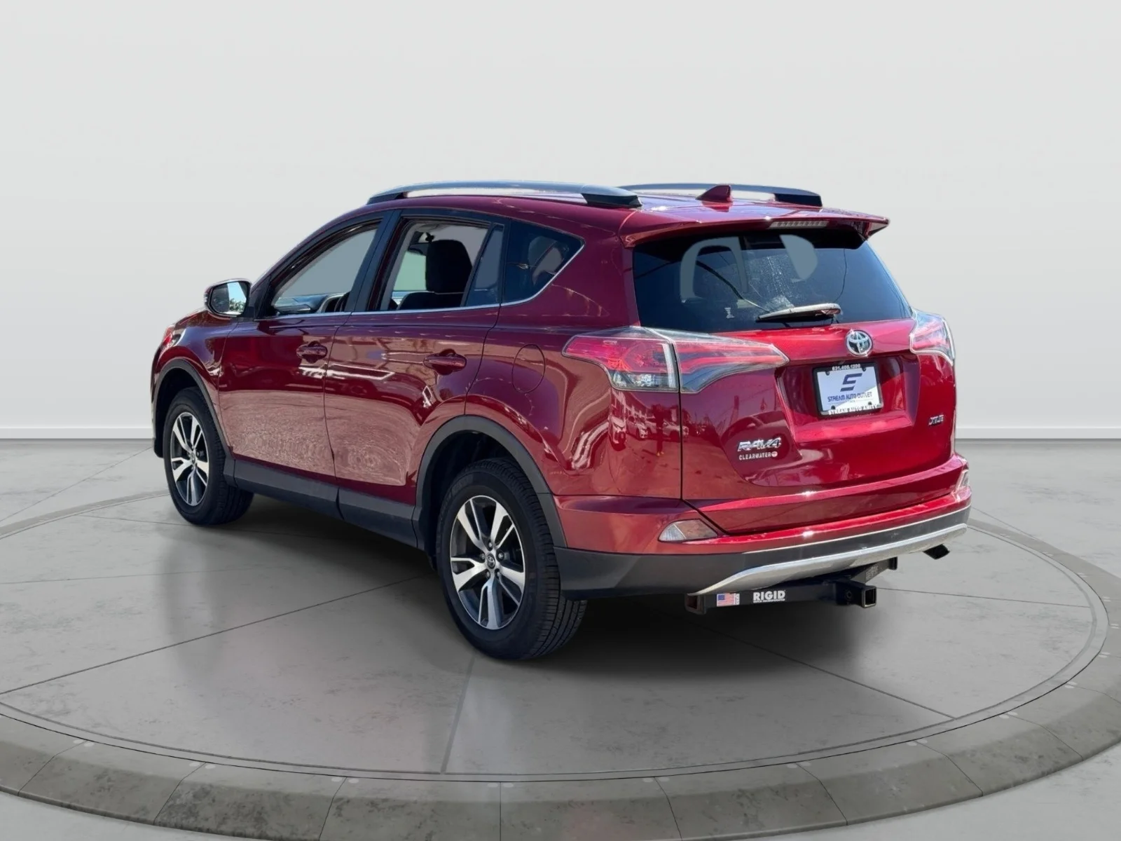2018 Toyota RAV4 XLE - Photo 5