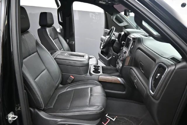 Used 2020 Black Chevrolet High Country image 14