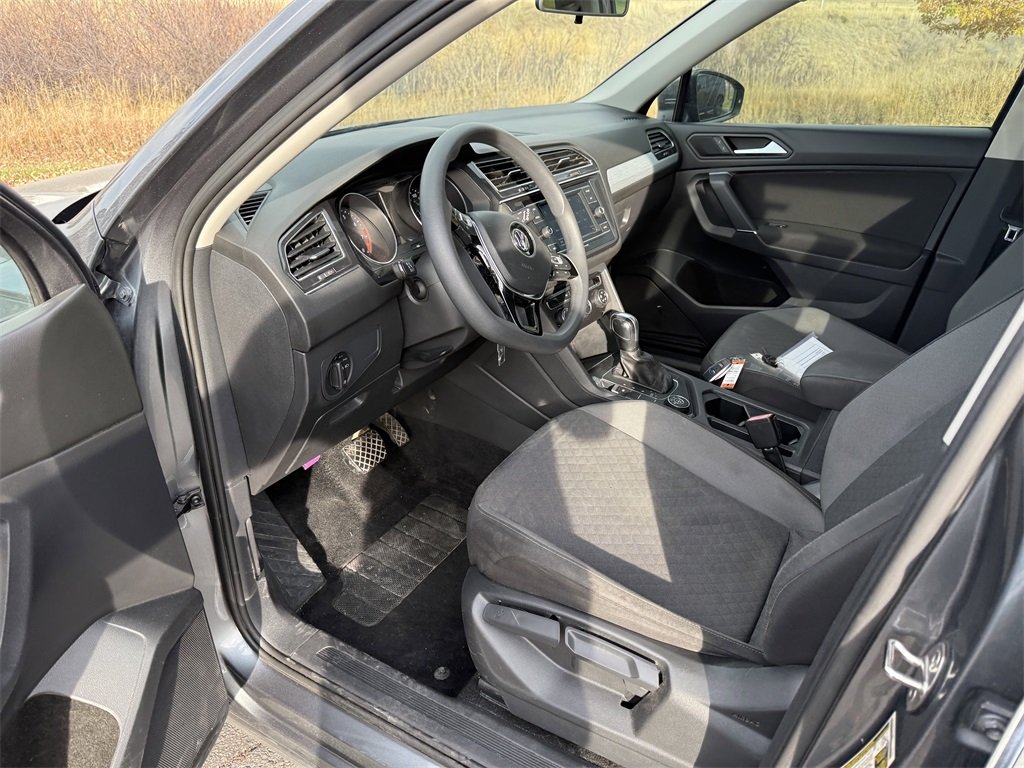 2020 Volkswagen Tiguan S photo 3