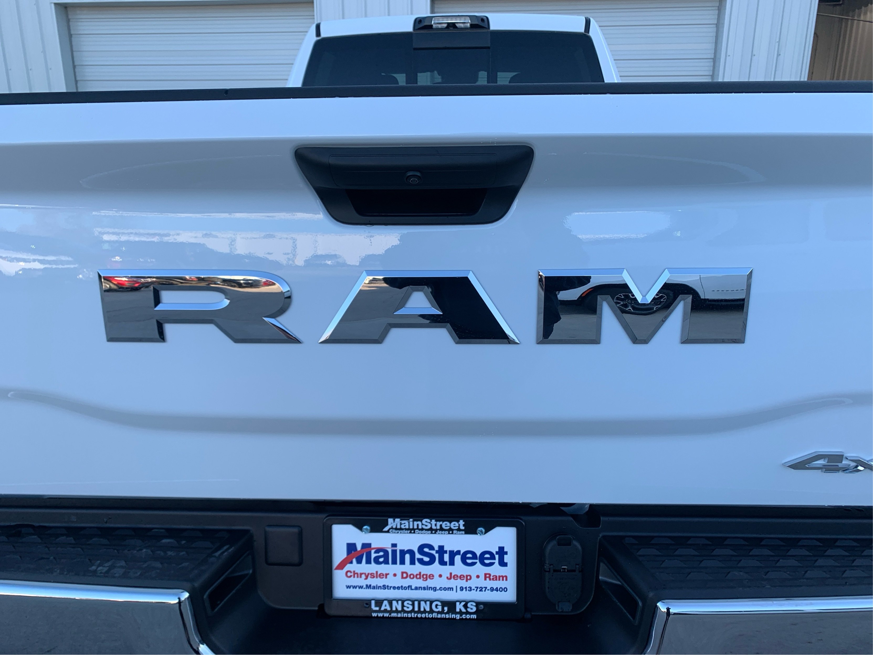 New 2026 Bright White Clear-Coat Exterior Paint RAM Tradesman image 22