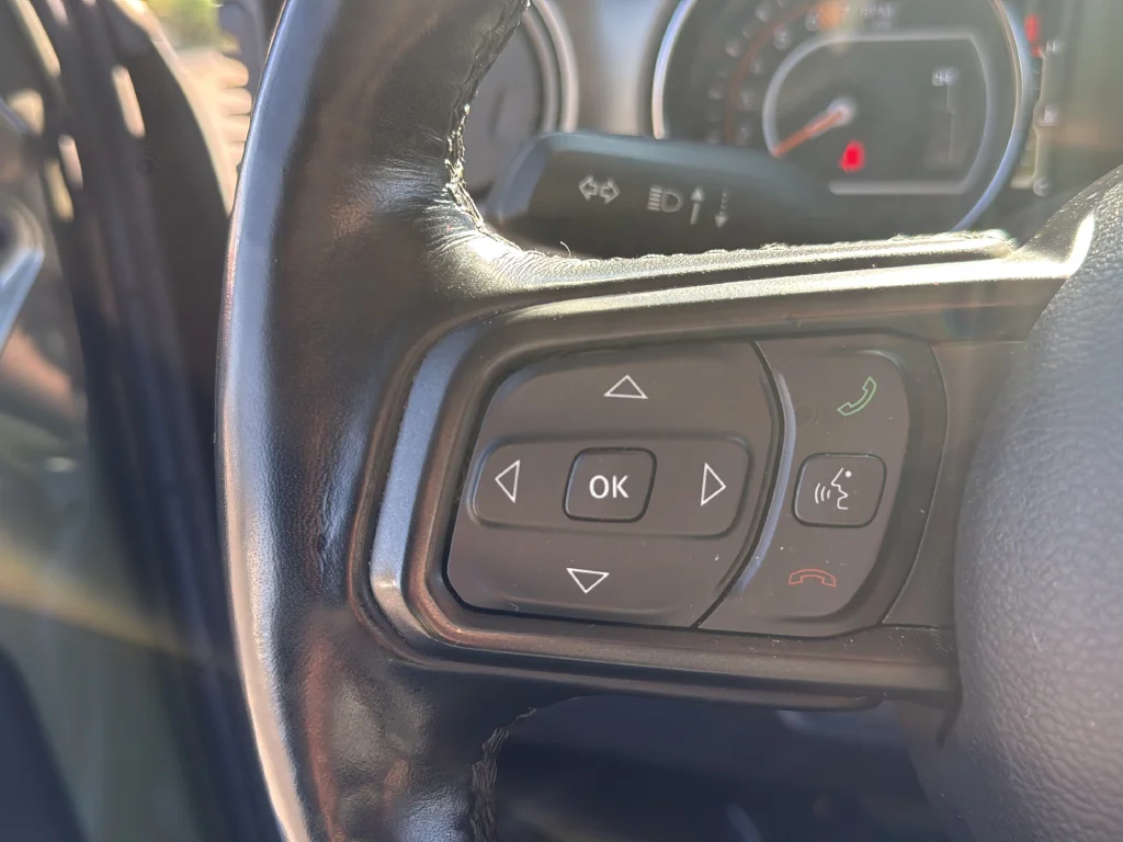 Used 2021 Green Jeep Sport S image 16