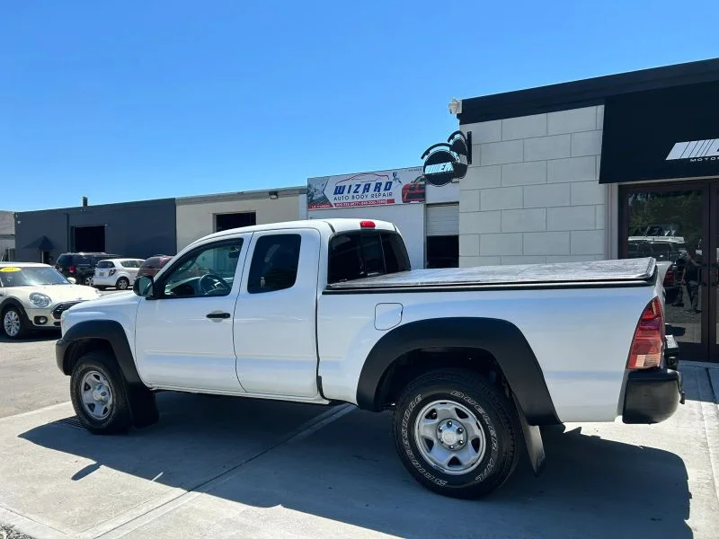 Used 2015 White Toyota Pickup 4D 6 ft image 7