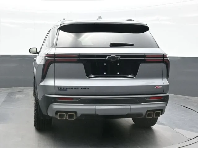 Used 2025 Gray Chevrolet Z71 image 2