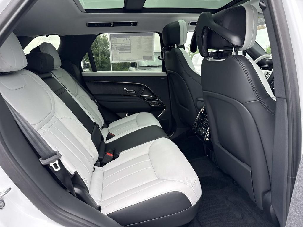 New 2026 Ostuni Pearl White Land Rover Dynamic SE image 14