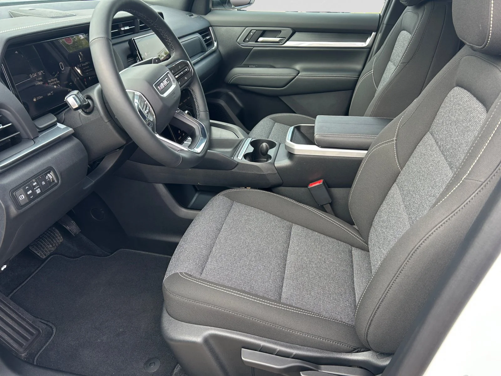 New 2027 Summit White GMC AWD Elevation image 13