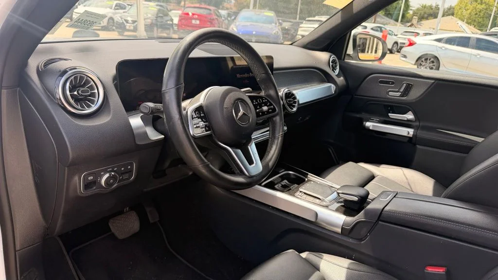 Used 2023 White Mercedes-Benz GLB 250 image 5