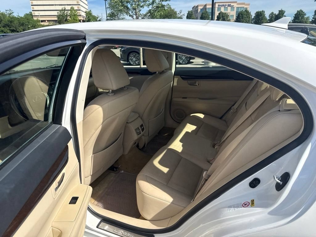 Used 2014 Starfire Pearl Lexus 350 image 18