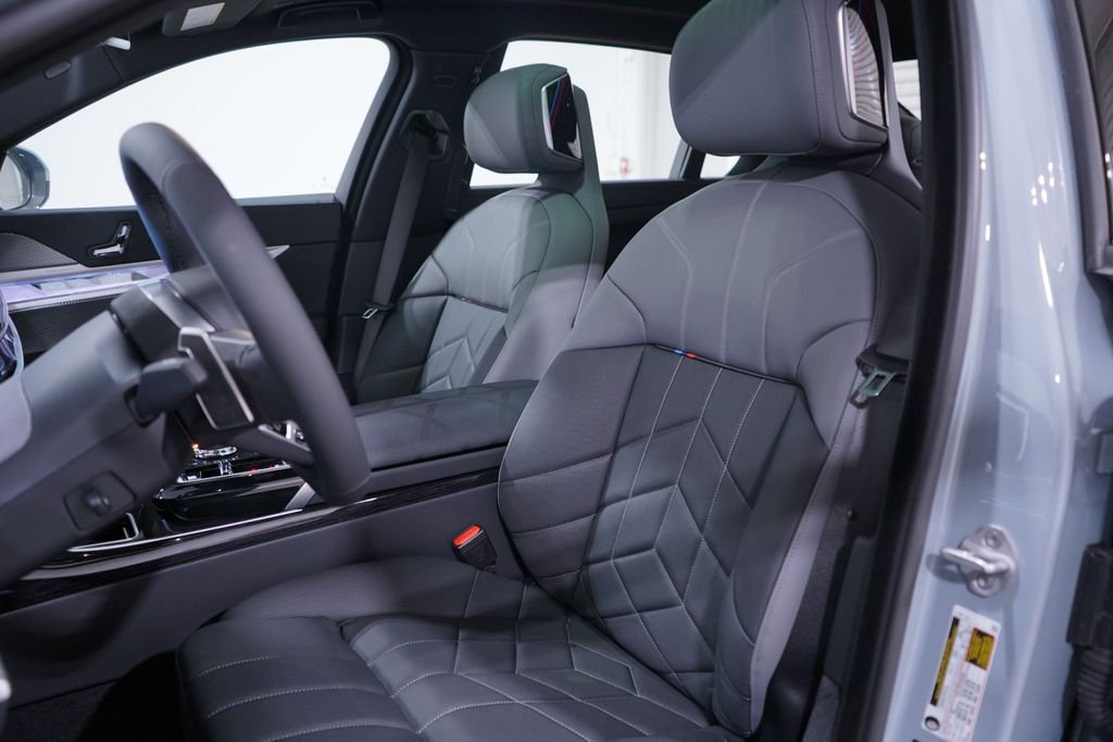 New 2026 Gray Metallic BMW 760i xDrive image 7