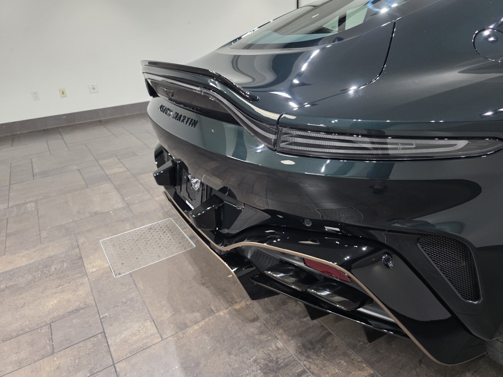 2026 Aston Martin Vantage Base - Photo 8