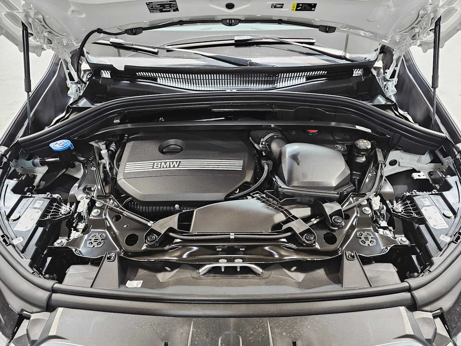 New 2026 Alpine White BMW xDrive28i image 9