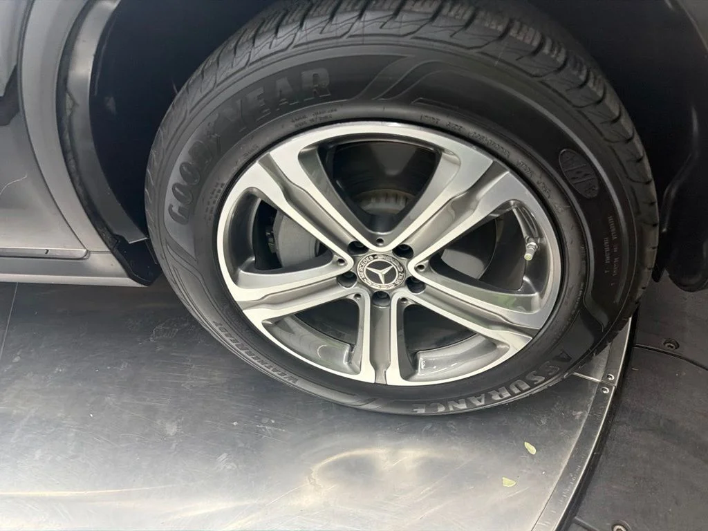 Used 2018  Mercedes-Benz GLC 300 image 9