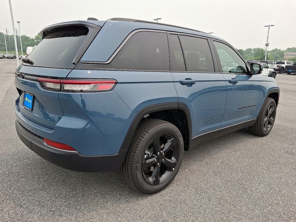 New 2026 Steel Blue Exterior Paint Jeep  image 4
