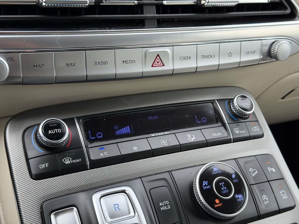 Used 2020 Black Hyundai Limited image 5