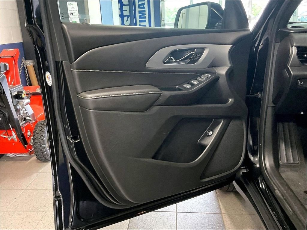 Used 2023 Black Chevrolet LT Leather image 9