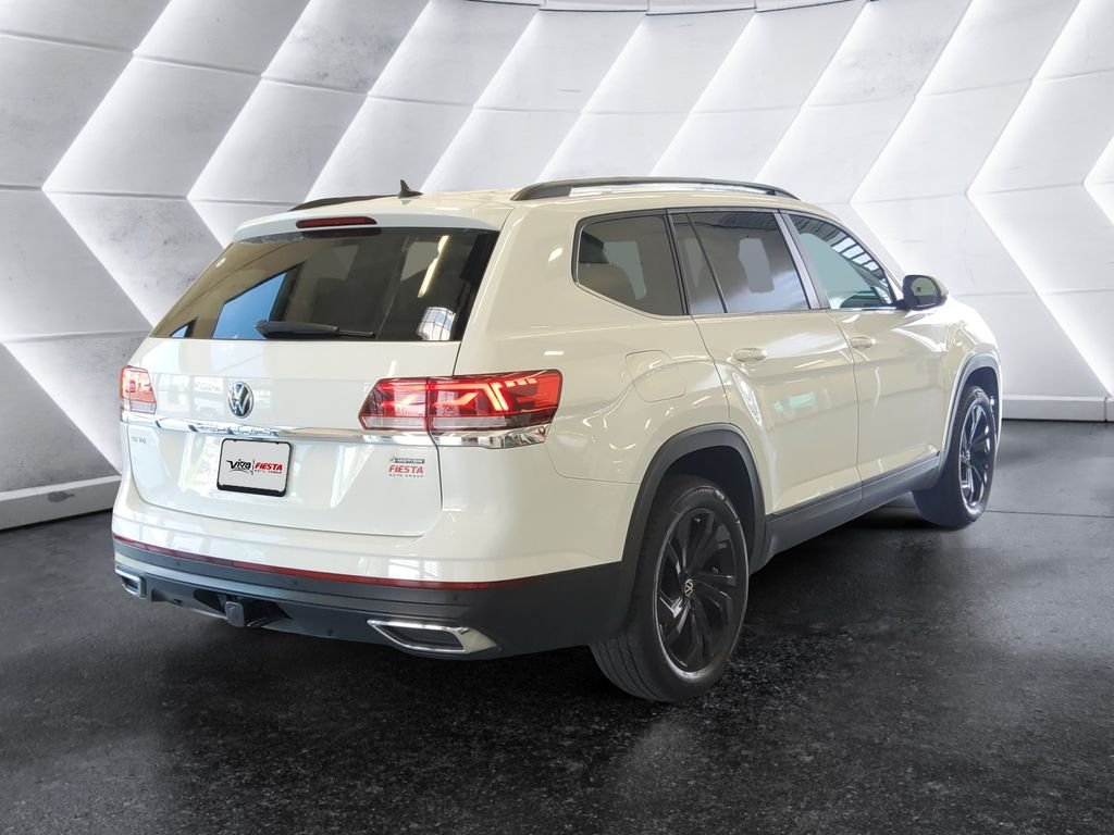 Used 2023 White Volkswagen 3.6L V6 SE w/Technology image 4
