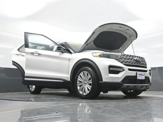 Used 2021 White Ford Limited image 32