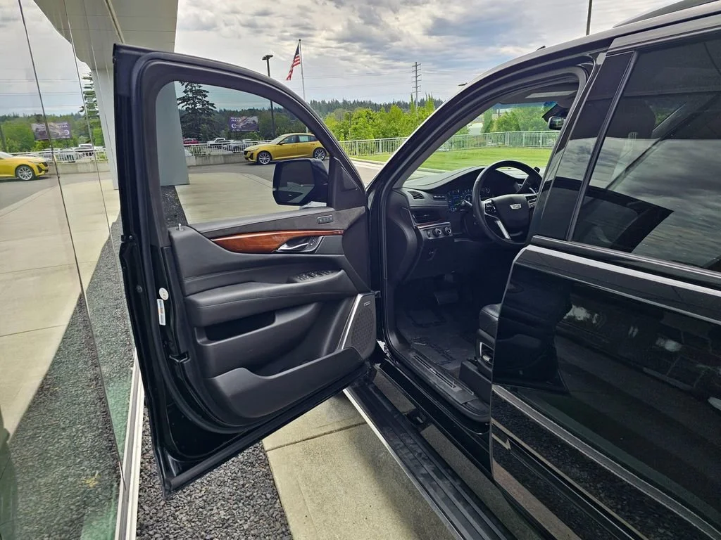 Used 2020 BLACK RAVEN Cadillac Premium Luxury image 22