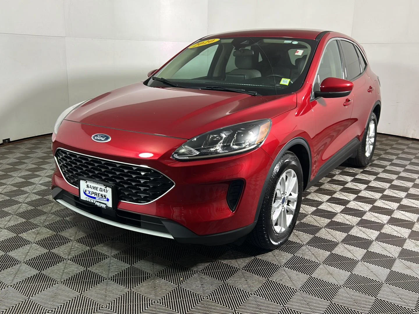 Used 2020 Rapid Red Metallic Tinted Clearcoat Ford SE image 10
