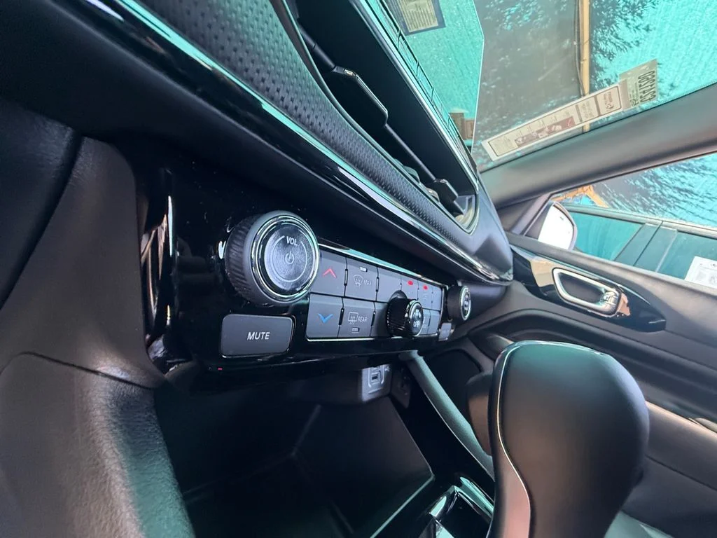 New 2026 Blue Jeep Latitude image 23