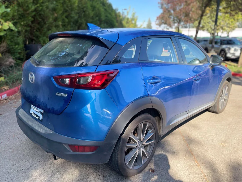 Used 2017 Dynamic Blue Mica Mazda Grand Touring image 4