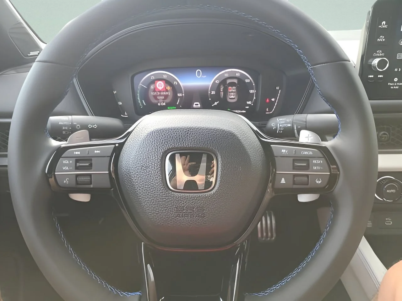 New 2026 Winter Frost Pearl w/Crystal Black Roof Honda 2-Tone image 20