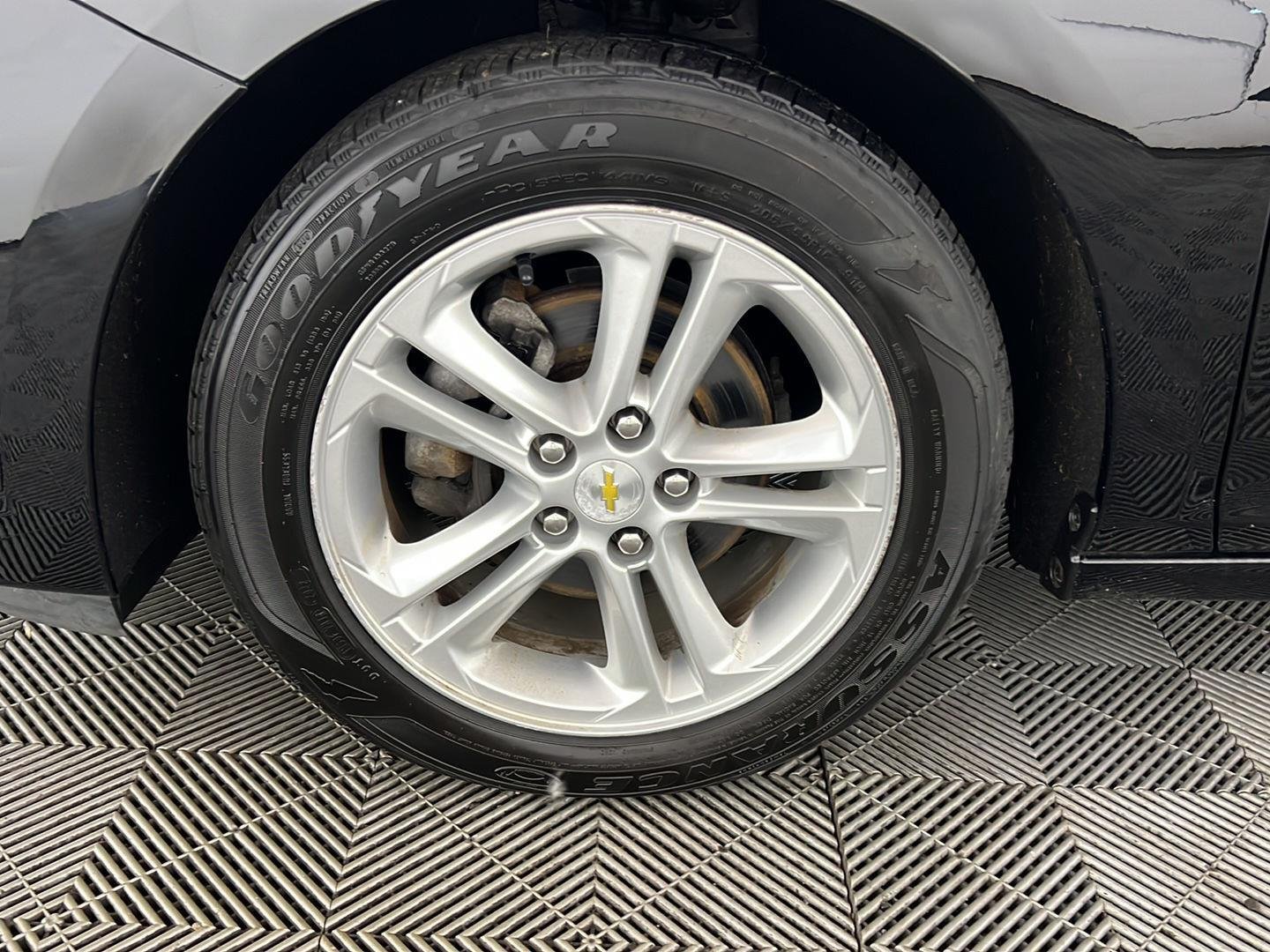 Used 2018 Mosaic Black Metallic Chevrolet LT image 14