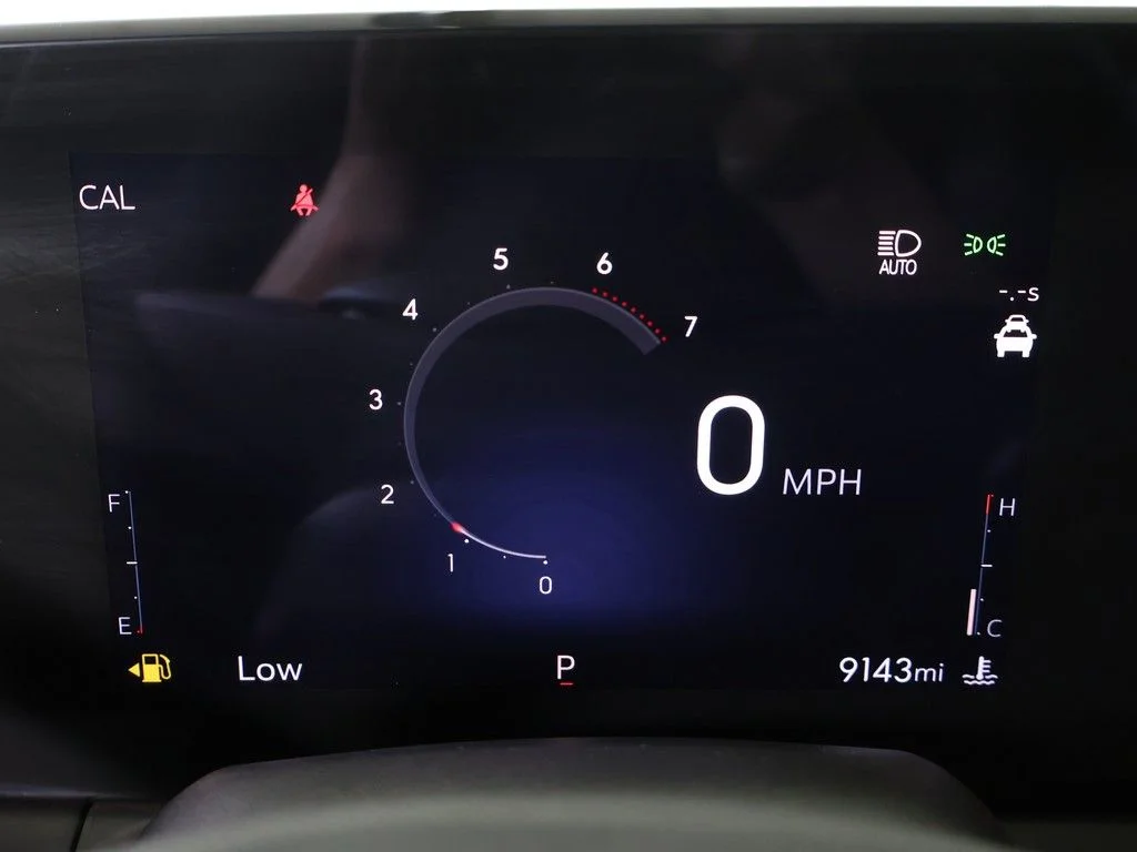 Used 2024 Black Buick Avenir image 41