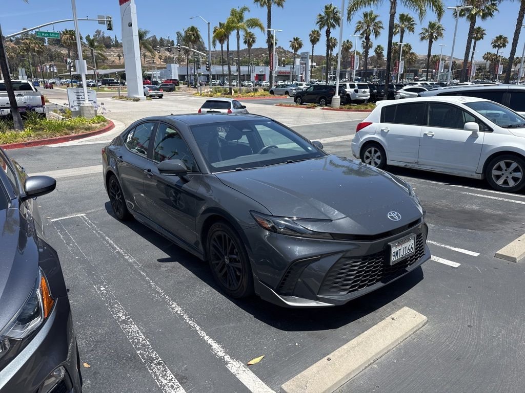 Used 2025  Toyota SE image 2