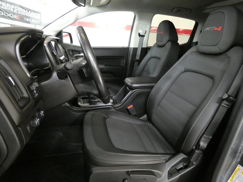 Used 2022 GRAY GMC 4WD Crew Cab 128" AT4 w/Cloth image 9