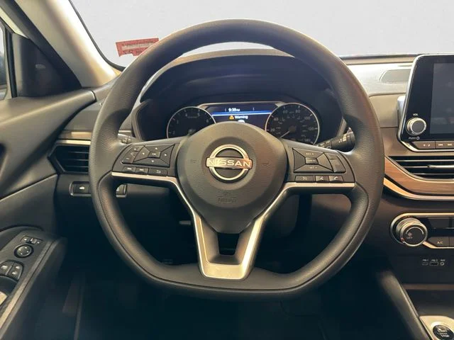 New 2026 White Nissan 2.5 SV image 13
