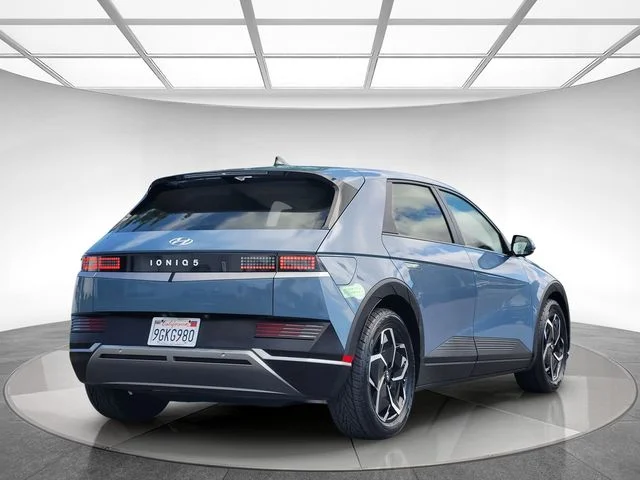 Used 2023 Blue Hyundai SE image 4